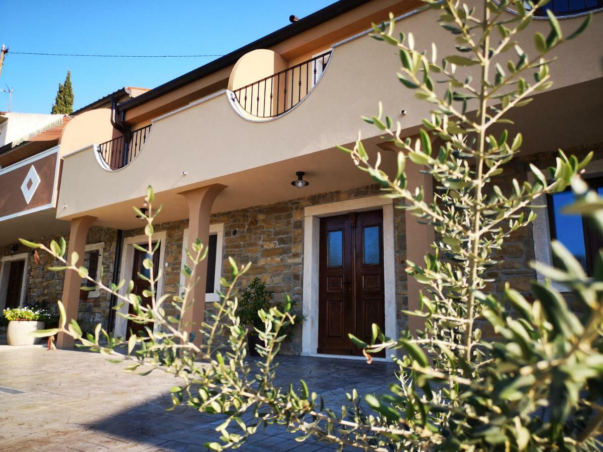 Apartments Gea Lucija Esterno foto